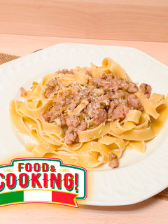 Una foto de Ragù Bianco di Salsicce e Tagliatelle
