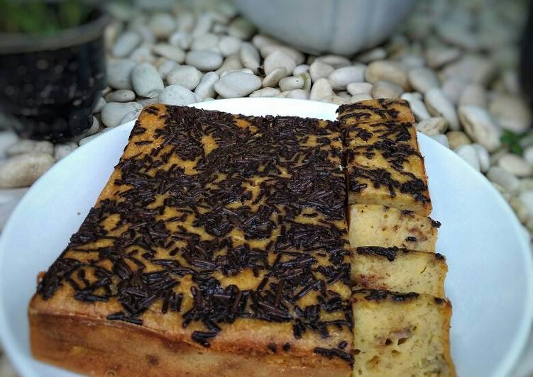 Resep Bolu Panggang Pisang Kepok Tabur Meisis (tanpa mixer) yang Bikin Ngiler