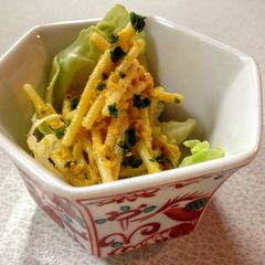 A picture of Spaghetti Salad with Grated Carrot .
