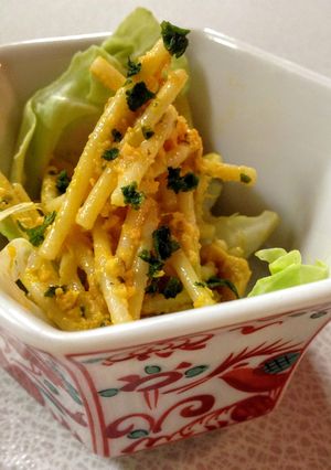 A picture of Spaghetti Salad with Grated Carrot .