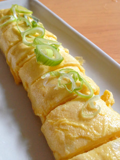 A picture of Japanese Rolled Omelette (Dashimaki-Tamago).