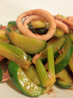 A picture of Stir-fried Squid & Cucumber.