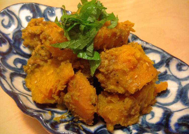 simmered pumpkin with minced meat recipe main photo