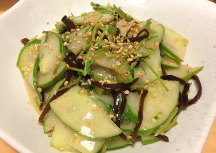 Japanese-style Salad with Cucumber and Salt kelp