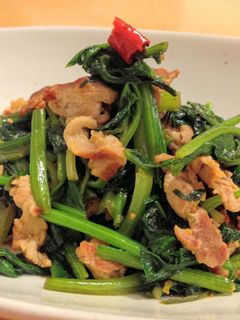 A picture of Fried and Steamed Spinach and Pork .