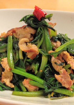 A picture of Fried and Steamed Spinach and Pork .