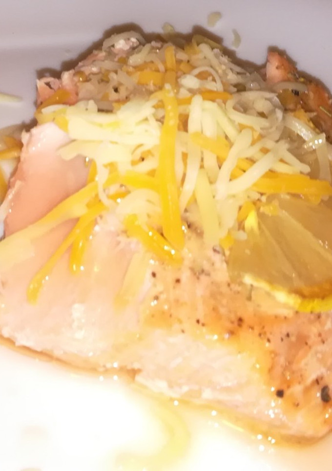 Una foto de Salmón con limón al horno