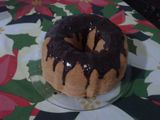 Torta de oliva y salsa de chocolate