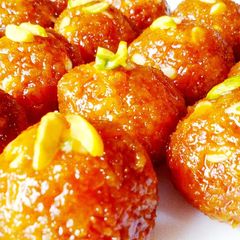A picture of Mango motichur ladoo.