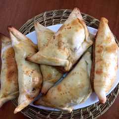 Una foto de Empanadas de pino al horno