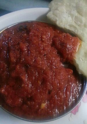 A picture of Roasted red peeper sauce (dip).