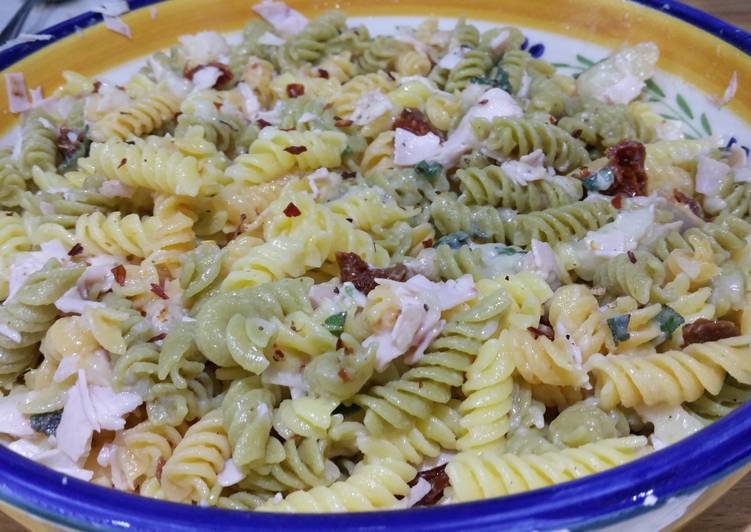Recipe of Ultimate Quick and tasty pasta with sundried tomatoes