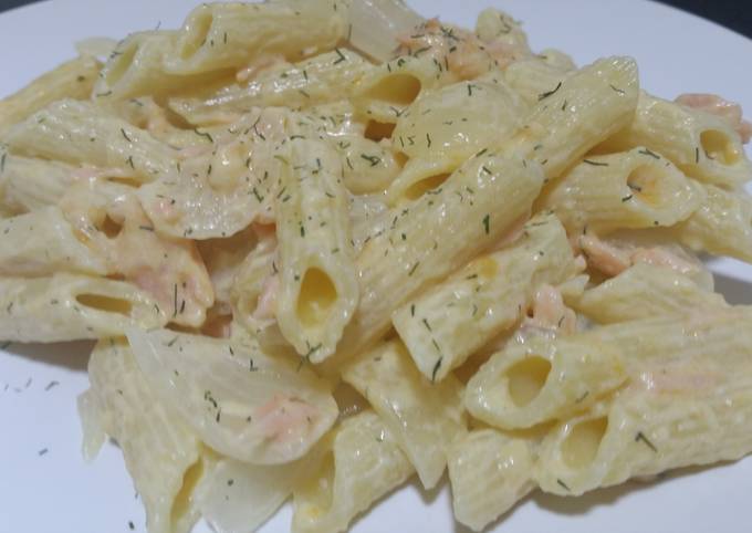 Gluten-free Pasta in a Creamy Lactose-free Sauce