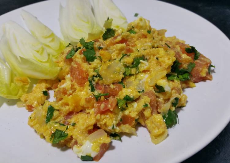 Simple Way to Make Super Quick Homemade Herby cheese, egg and tomato scramble