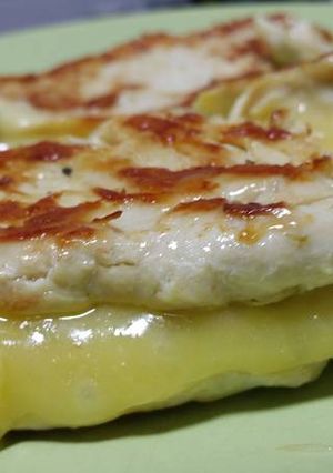 A picture of Chicken melt.