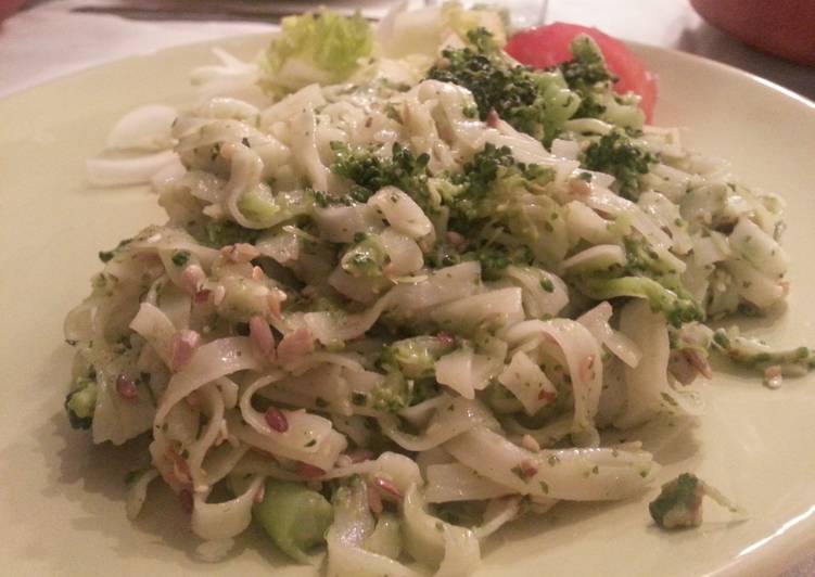 Recipe of Homemade Pasta with home-made pesto and broccoli