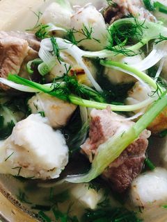 Hình của món Canh khoai sọ nấu với sườn non.