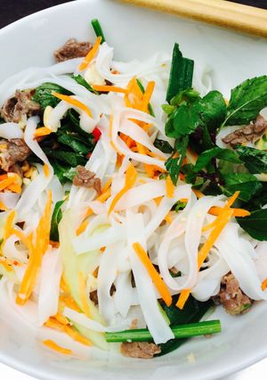 Hình của món Phở trộn ngày hè .
