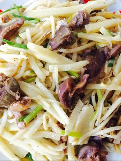 Hình của món Măng xào lòng gà.