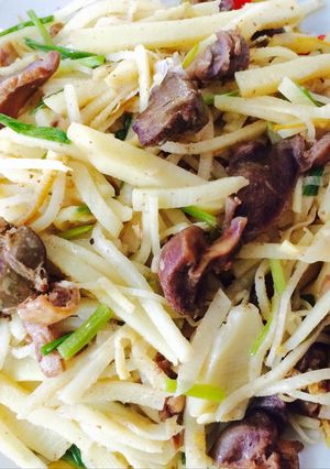 Hình của món Măng xào lòng gà.