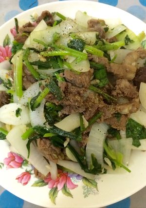 Hình của món Sáo bò xào cần tỏi.