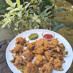 Methi pakodas A picture of Methi pakodas.