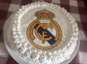 Foto principal de Tarta de cumpleaños Real Madriden Thermomix