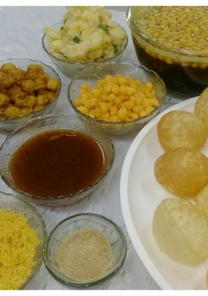 A picture of Spicy Water Balls (Pani Puri).