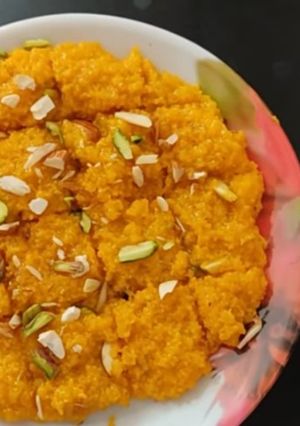 મેંગો કલાકંદ (Mango Kalakand Recipe In Gujarati) રેસીપી મુખ્ય ફોટો