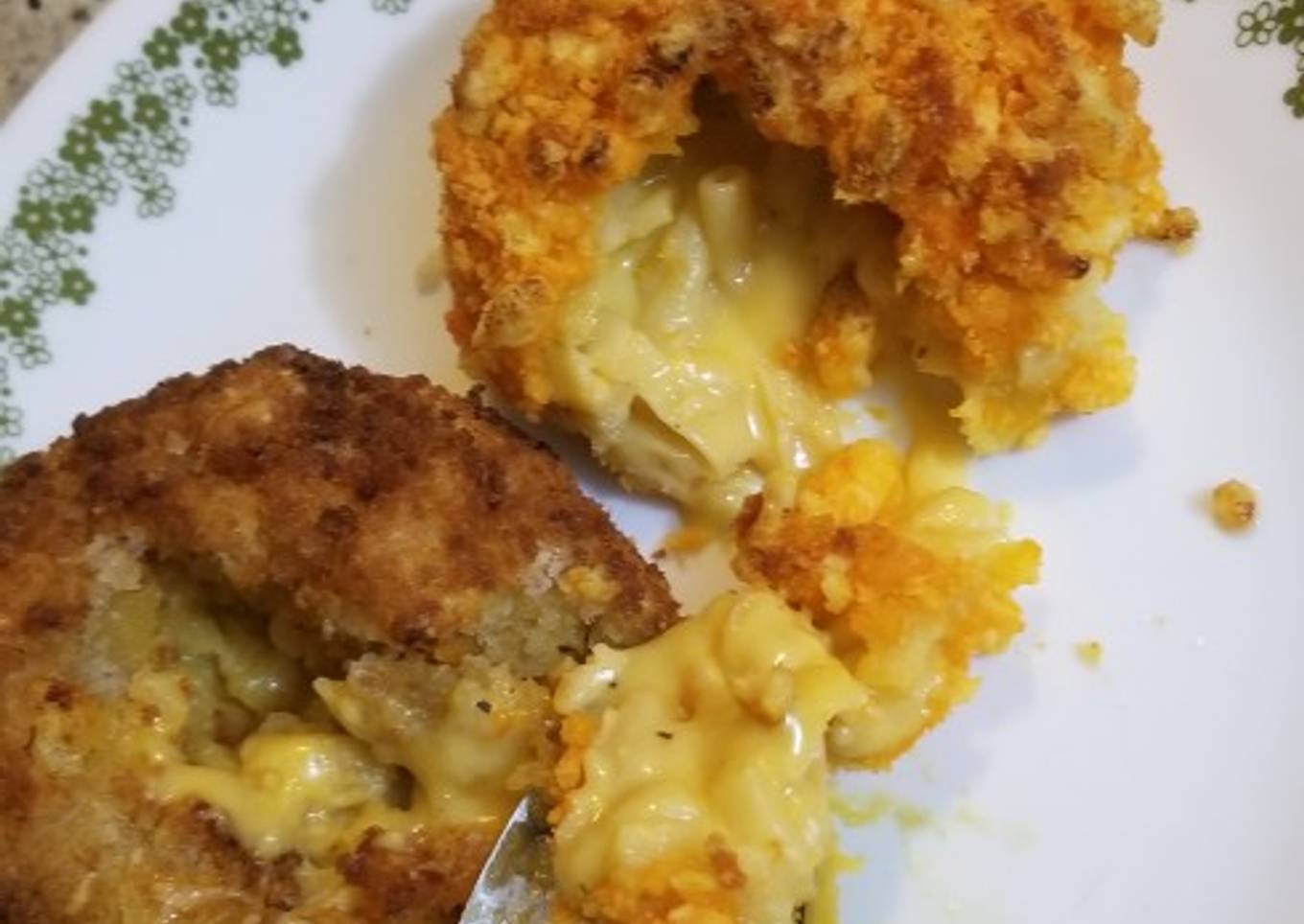 "Cheetos" Leftover Mac 'n' Cheese Lava Bombs