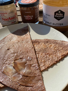 Una foto de Tortita desayuno saludable de avena y cacao