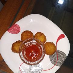 A picture of Chicken cheese balls.