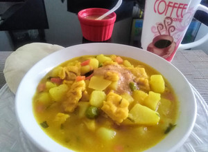 Una foto de Cau cau con verduras y cúrcuma 👍🇵🇪