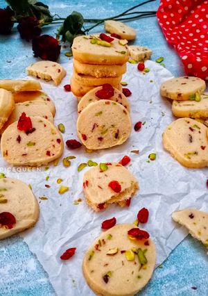 A picture of Cranberry Pistachio Cookies.