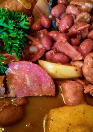 Una foto de Zaragozas Con Chorizos y Tomate...!