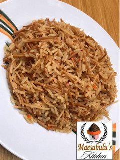 A picture of Fried spaghetti with rice.