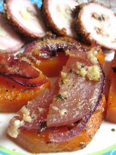 Lila hagymás sütőtök (köret) recept fotója