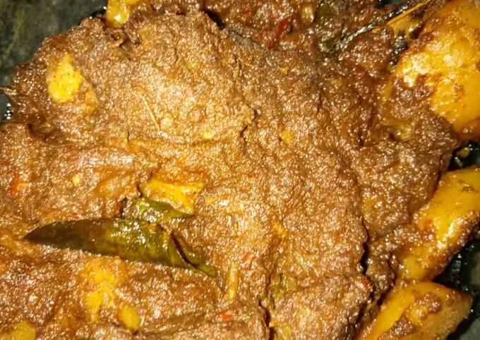 Rendang daging sapi kentang