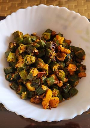 A picture of Aloo bhindi ki sabji.