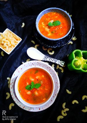 A picture of Macaroni Veggies Soup.