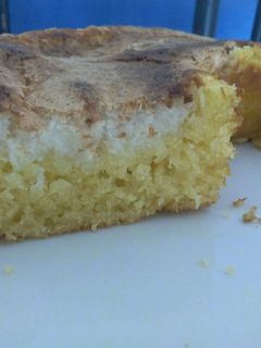 Una foto de Torta de coco merengado