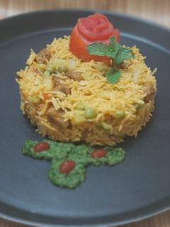 સોયા ચન્ક પુલાવ (Soya Chunk Pulao Recipe In Gujarati) રેસીપી મુખ્ય ફોટો