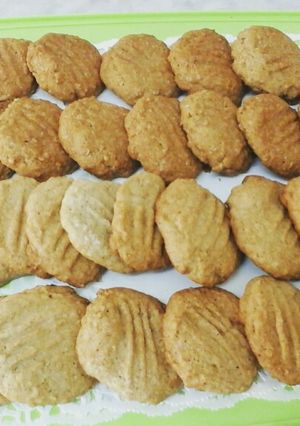 A picture of White oats cookies.