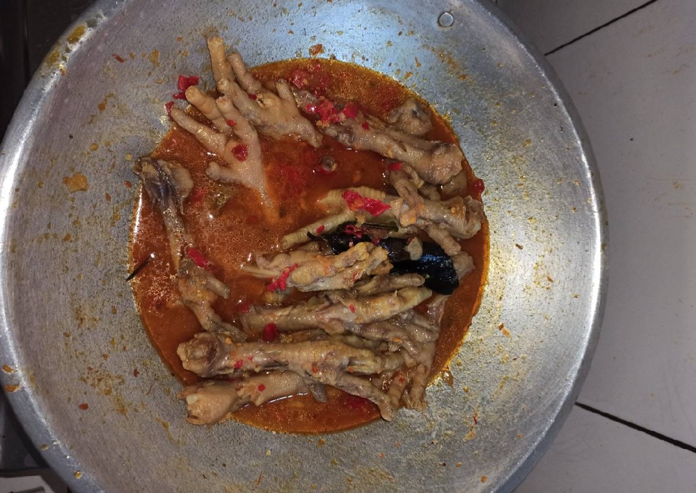 Ceker pedas kuah empuk