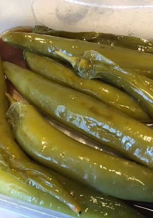 Une photo de Piments verts olive et framboises