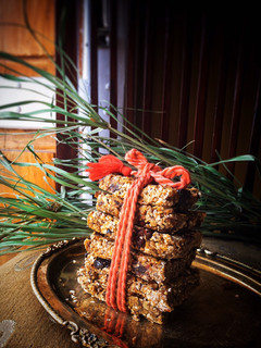 A picture of Granola breakfast bar.