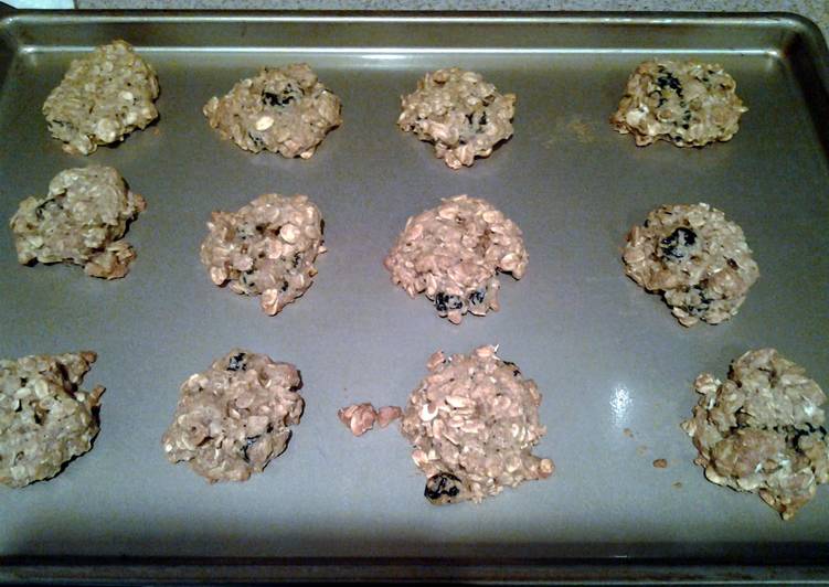 Oatmeal Cookies with dried cherrie and dried blueberries