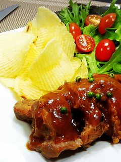 รูปของ เนื้อม้วนอบซอสพริกไทยดำ By กระทะ