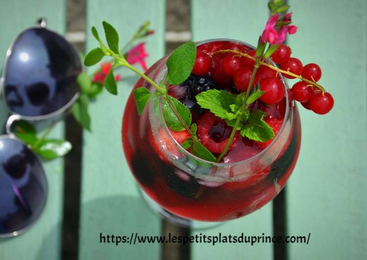 Comment Servir Mocktail aux fruits rouges