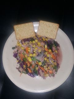 Una foto de Ensalada de atún y espinaca